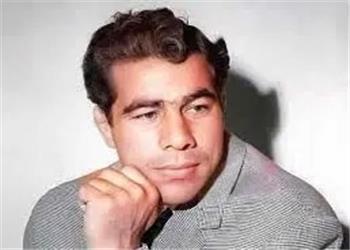 سفر در زمان؛ «غلامرضا تختی» در کنار آرامگاه حکیم ابوالقاسم فردوسی